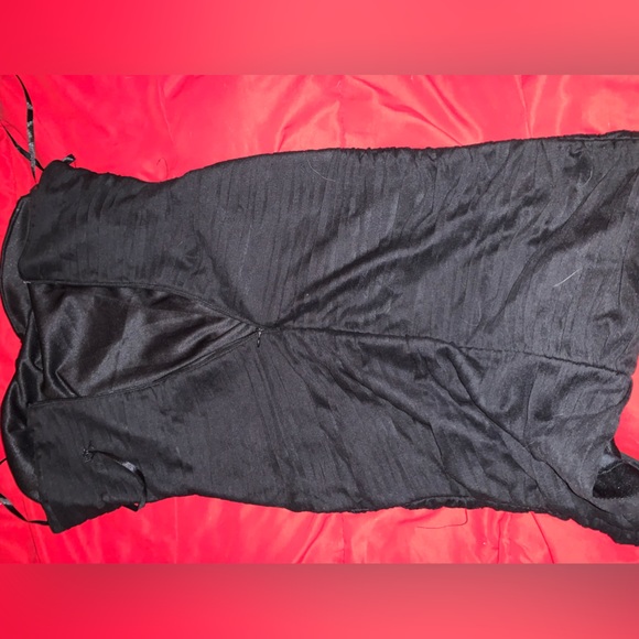 Black mini Dress - Picture 2 of 3